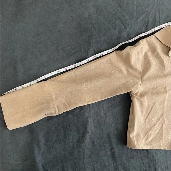 Cropped off shoulder top - Picture 3 of 5